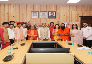 मुख्यमंत्री धामी ने किया बाबा नीब करौरी महाराज पर आधारित फिल्म के प्रोमो और पोस्टर का लोकार्पण